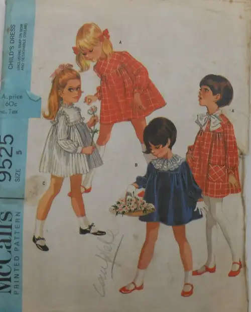 VINTAGE McCALLS 9525 GIRLS DRESS SIZE 5 YEARS COMPLETE SEWING PATTERN
