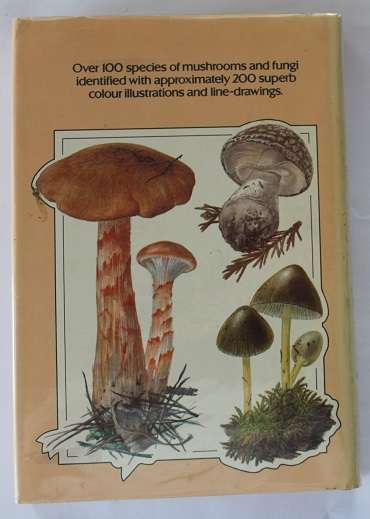 Mushrooms and Fungi Hamlyn colour guides