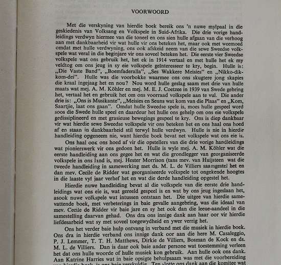 Ons eie Volkspele uitgegee deur die Uniale Raad vir volksang en volkspele.