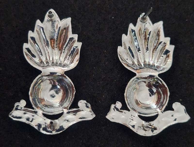 SADF ARTILLERY COLLAR BADGES - PINS INTACT