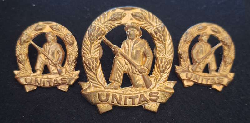SADF - GILDING COMMANDO (UNITAS) CAP AND COLLAR BADGES SET - SCREWS / PINS INTACT