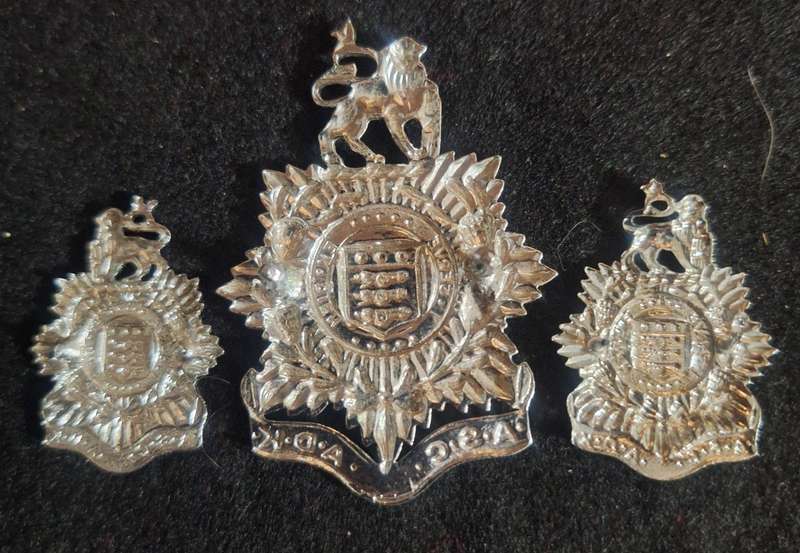 SADF -- ADK / ASC CAP AND COLLAR BADGES SET.