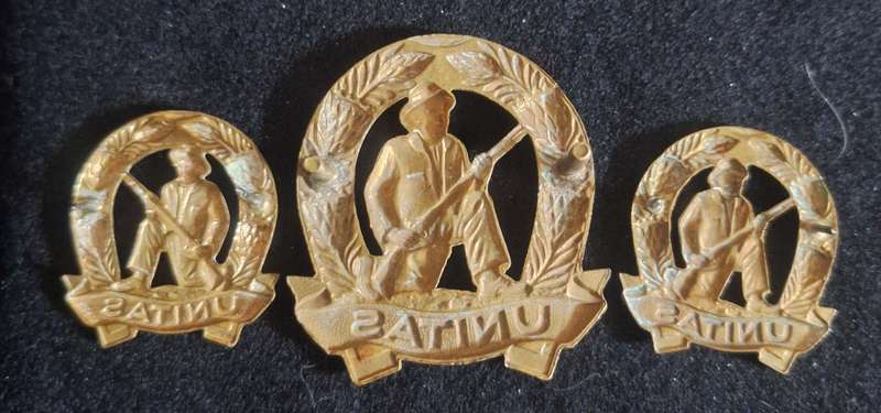 SADF - GILDING COMMANDO (UNITAS) CAP AND COLLAR BADGES SET - SCREWS / PINS INTACT