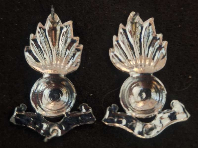 SADF ARTILLERY COLLAR BADGES - PINS INTACT