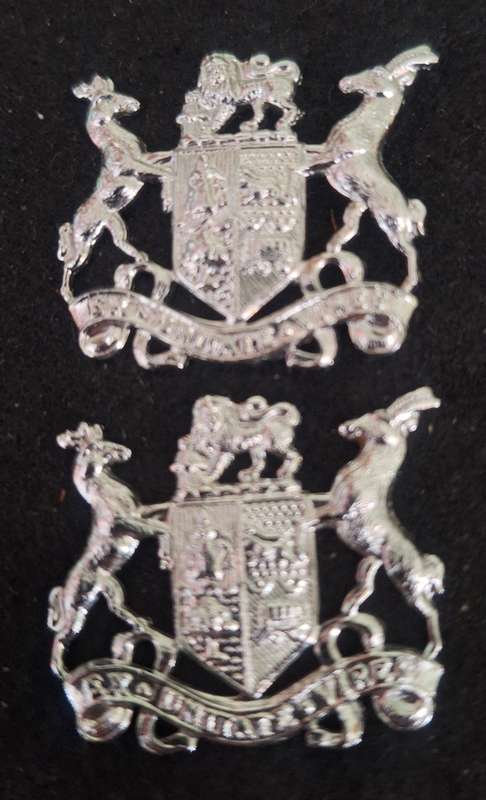 SADF - ARMY WO2 RANK BADGE PAIR - PINS INTACT