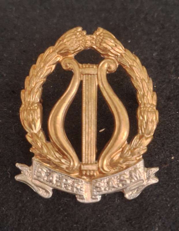 SADF - PERMANENT FORCE BAND CAP BADGE - LUGS INTACT
