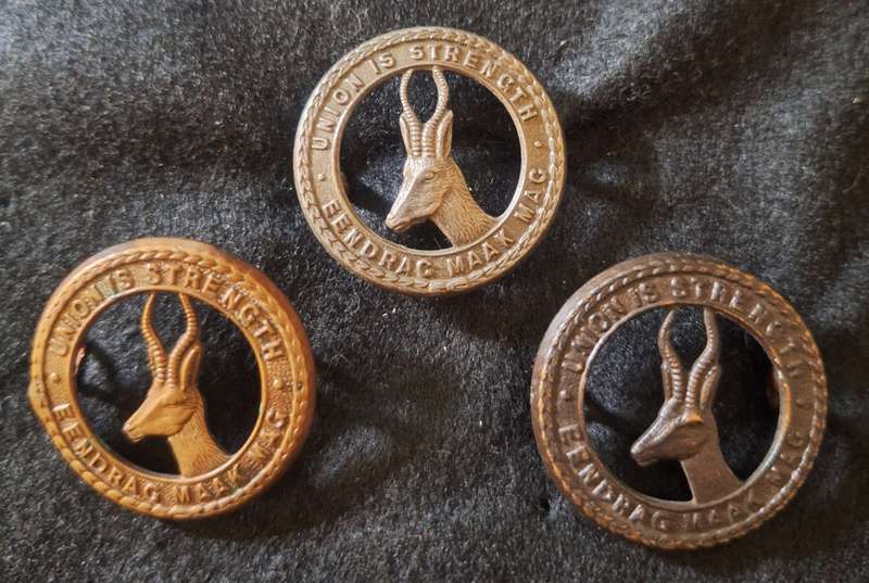 WW2 SA INFANTRY CAP BADGE LOT - LUGS INTACT