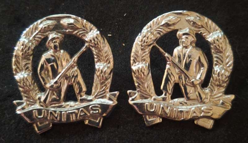 SADF - COMMANDO (UNITAS) COLLAR BADGES - PINS INTACT