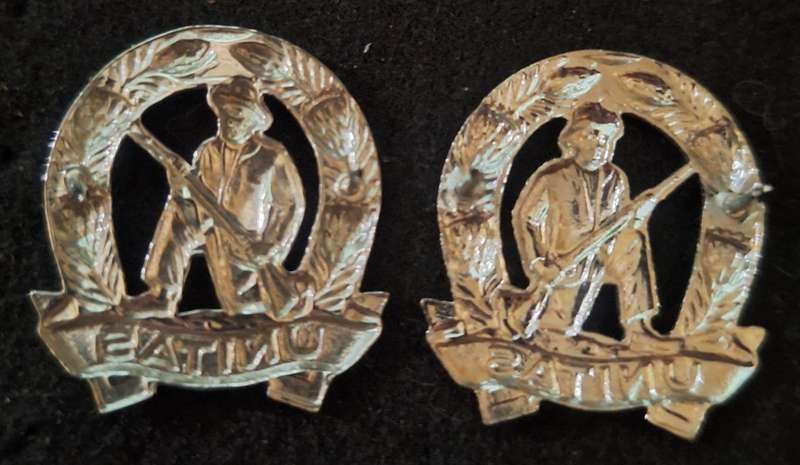 SADF - COMMANDO (UNITAS) COLLAR BADGES - PINS INTACT