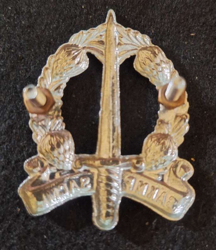 SADF -- MP CAP BADGE - SCREWS INTACT