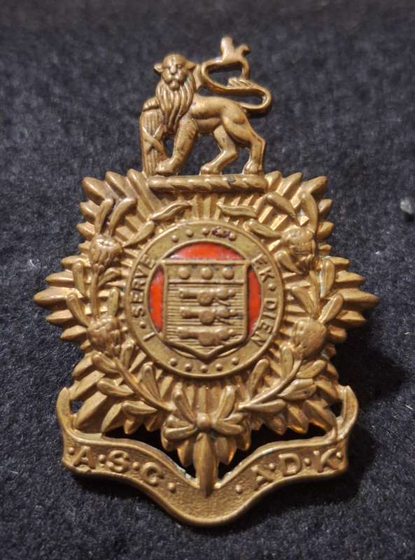 SADF GILDING ASC / ADK CAP BADGE  CAP BADGE - ALL SCREWS INTACT