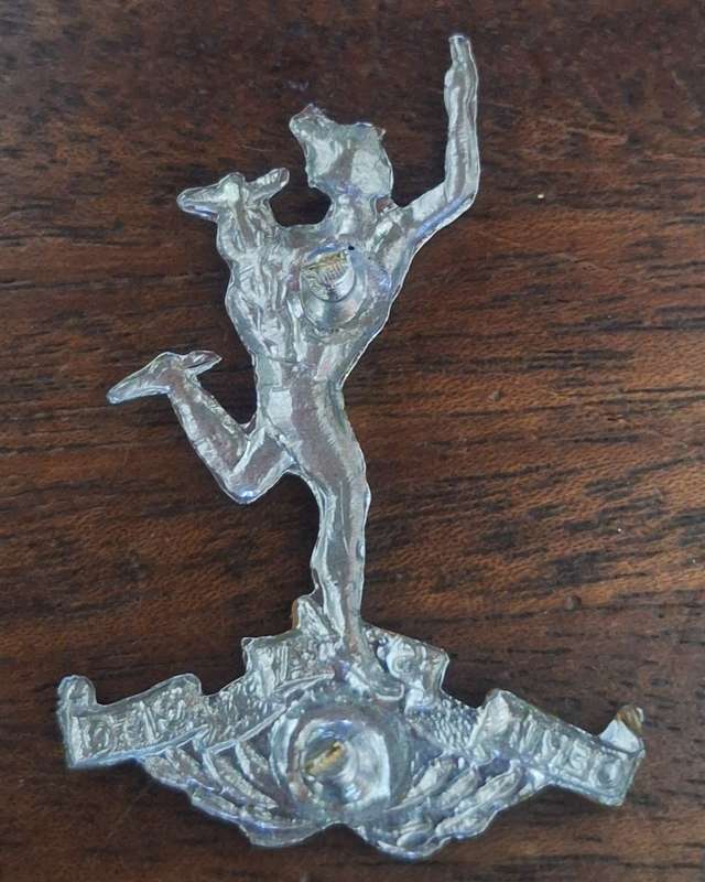 SADF SIGNAL CORPS CAP BADGE - SHORTENED SCREWS INTACT