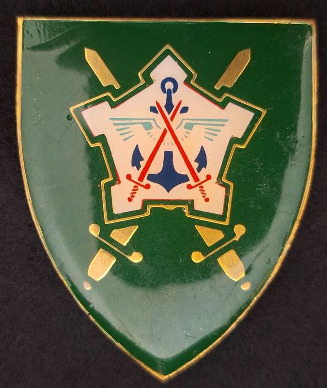 SADF - CHIEF OF THE SADF METAL SHOULDER FLASH  - PINS INTACT