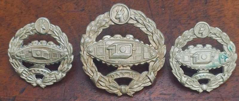 WW2 ERA SA ARMOUR CAP & COLLAR BADGE SET
