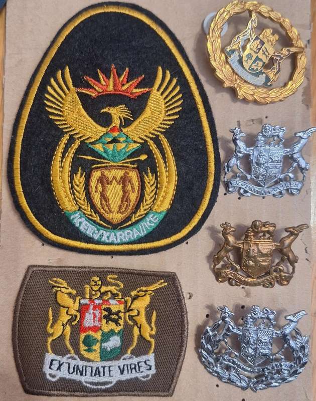 MILITARIA ODD LOT - ONLY 1 BROKEN PIN.