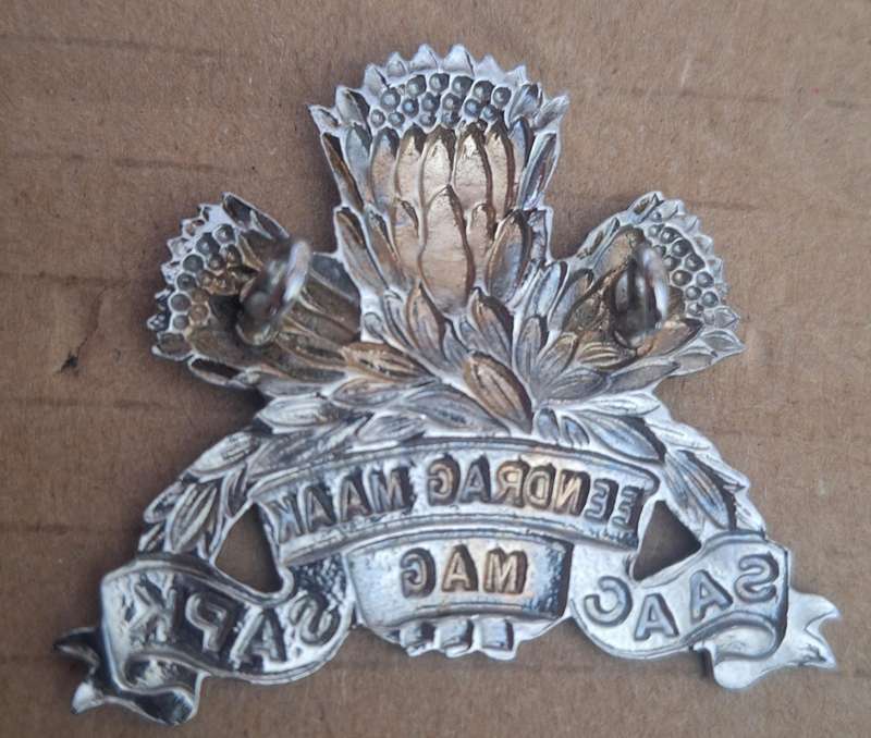 SADF - SAAC (ARMOUR CORPS) CAP BADGE - LUGS INTACT
