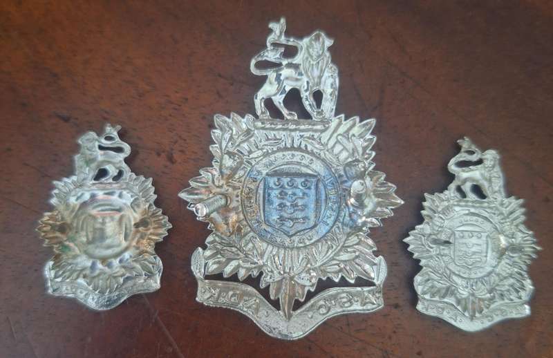 SADF - ASC / ADK CAP AND COLLAR BADGES SET - LUGS/PINS INTACT