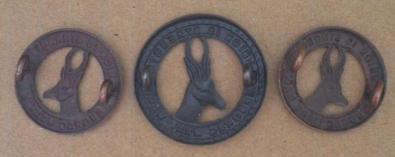 WW2 SA INFANTRY CAP AND COLLAR BADGES SET - LUGS INTACT