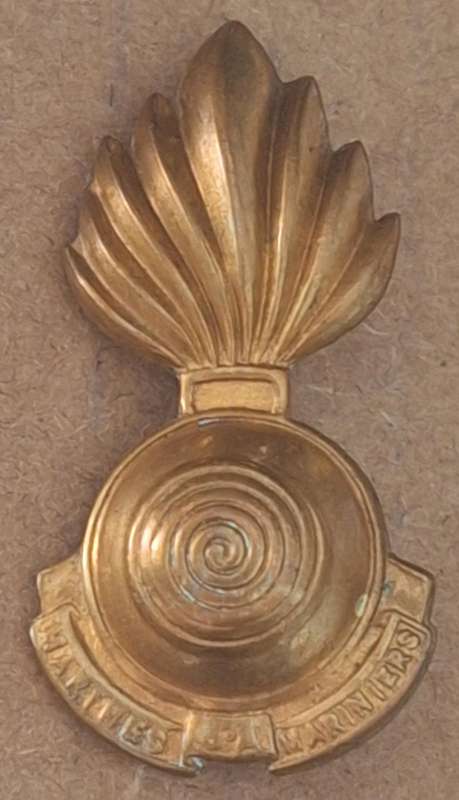 SADF - SINGLE  SA MARINES COLLAR BADGE - LUGS INTACT