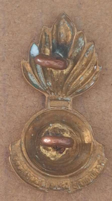 SADF - SINGLE  SA MARINES COLLAR BADGE - LUGS INTACT