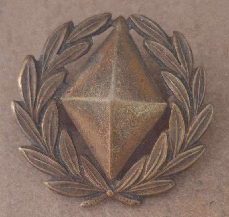 SADF - SINGLE  KIMBERLEY REGIMENT COLLAR BADGE - LUGS INTACT