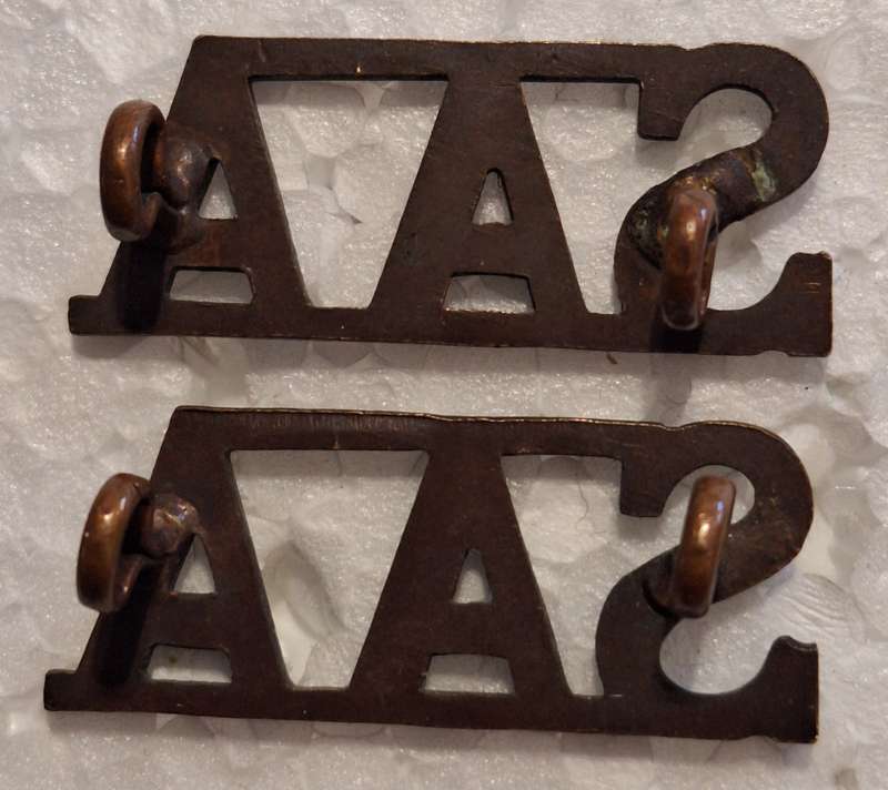 SAUDF - SAA (ARTILLERY) SHOULDER TITLE PAIR - LUGS INTACT