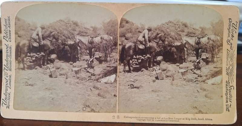 BOER WAR ERA - UNDERWOOD & UNDERWOOD STEREOSCOPE CARD (CORRESPONDENTS SCRUTINIZING)
