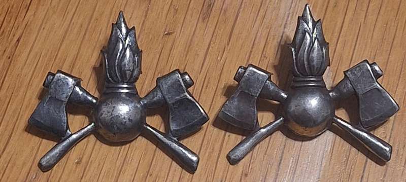SWATF - ENGINEERS COLLAR BADGE PAIR - PINS INTACT