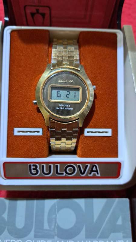 1977 BULOVA Solid State Digital Men's Watch 100% Complete and Working.