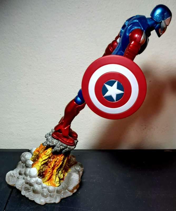 Marvel Select - "What if Captain America...?" 30cm
