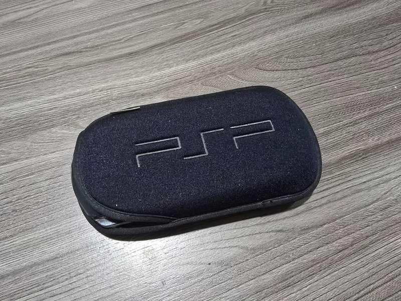 Original Playstation PSP 1000 with Game (Please Read)