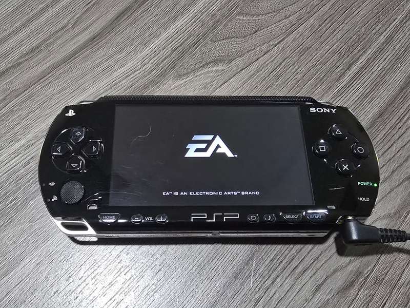 Original Playstation PSP 1000 with Game (Please Read)
