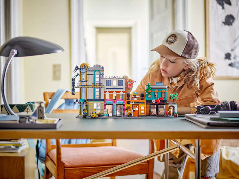 LEGO® Creator 3-in-1 Main Street (31141)