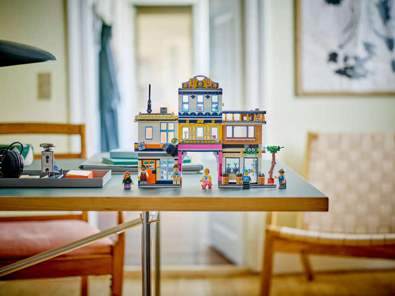 LEGO® Creator 3-in-1 Main Street (31141)
