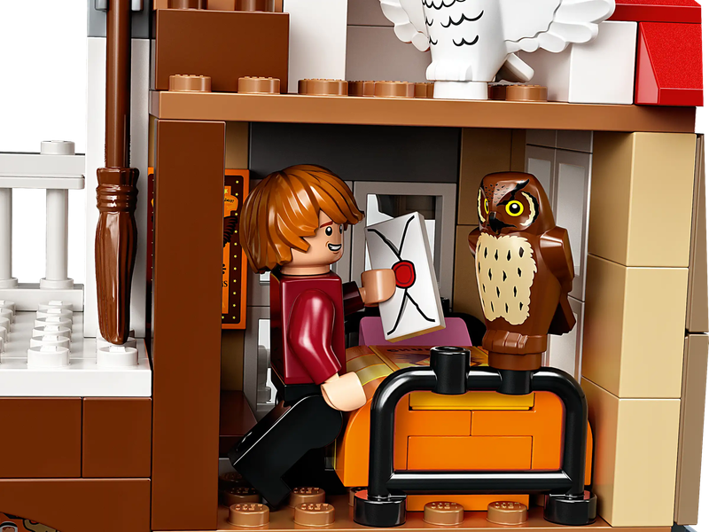 LEGO® Harry Potter - Attack on the Burrow (75980)