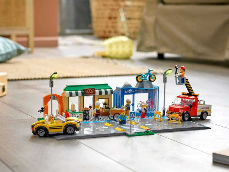 LEGO® City - Shopping Street (60306) - [Pre-owned set]