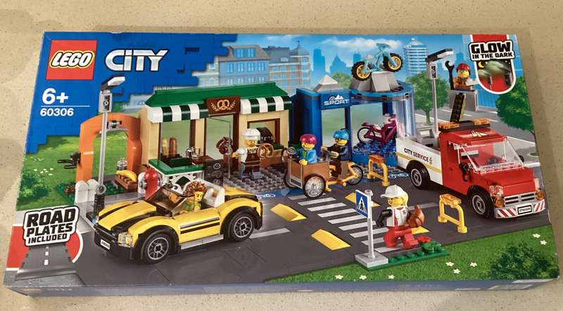 LEGO® City - Shopping Street (60306) - [Pre-owned set]