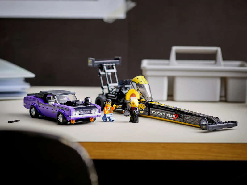 LEGO® Speed Champions - Mopar Dodge//SRT Top Fuel Dragster and 1970 Dodge Challenger T/A (76904)