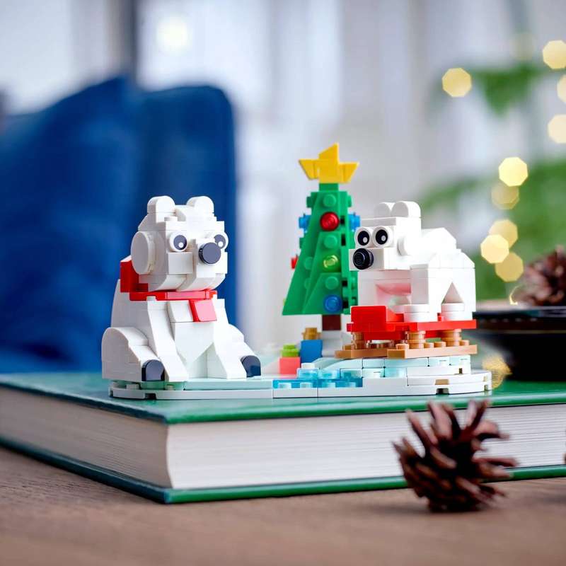 LEGO® Wintertime Polar Bears (40571)