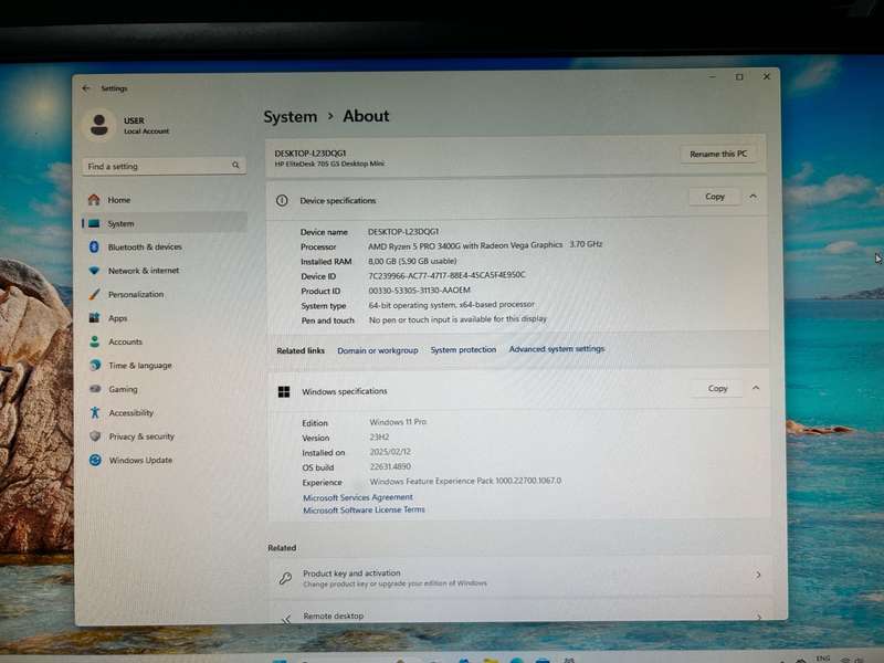 HP EliteDesk 705 G5 3400G Desktop Mini AMD Ryzen 5 Pro 3400 420GB SSD 8GB RAM