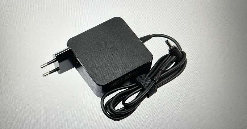 Lenovo Original 45w Laptop Charger - round pin 1.7mm