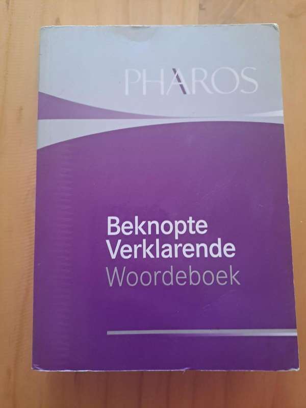 Beknopte Verklarende Woordeboek - Pharos