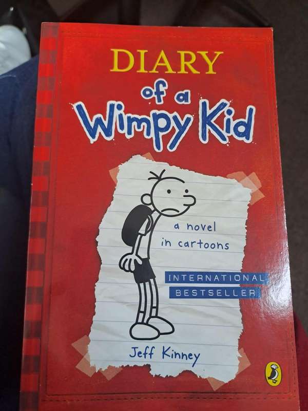 Diary of a Wimpy Kid - a novel in cartoons - Jeff Kinney