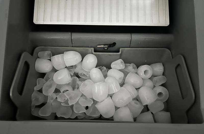 Sno Master 15kg Ice Maker *COLLECTION ONLY - FREE DELIVERY PRETORIA, CENTURION, MIDRAND*