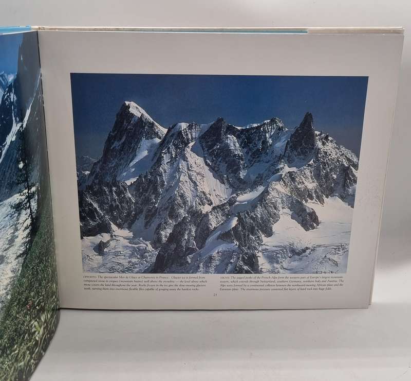 Mountains by Keith Lye | Introduction by Chris Bonington