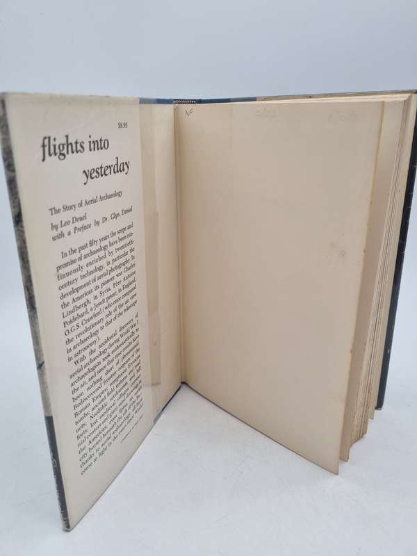 Flights Into Yesterday: The Story of Aerial Archaeology by Leo Deuel | 1969