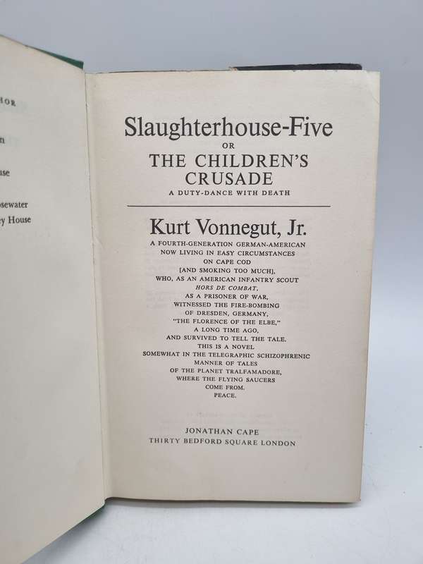 Slaughterhouse-Five or The Children's Crusade - Kurt Vonnegut | Jonathan Cape, 1970 First UK Edition