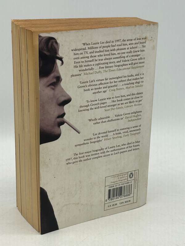 Laurie Lee: The Well-Loved Stranger by Valerie Grove