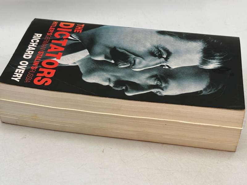 The Dictators - Hitler's Germany Stalin's Russia by Richard Overy