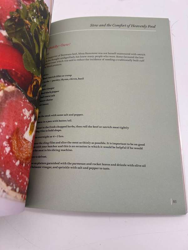 Mma Ramotswe's Cookbook: Nourishment for the Traditionally Built ~ Stuart Brown